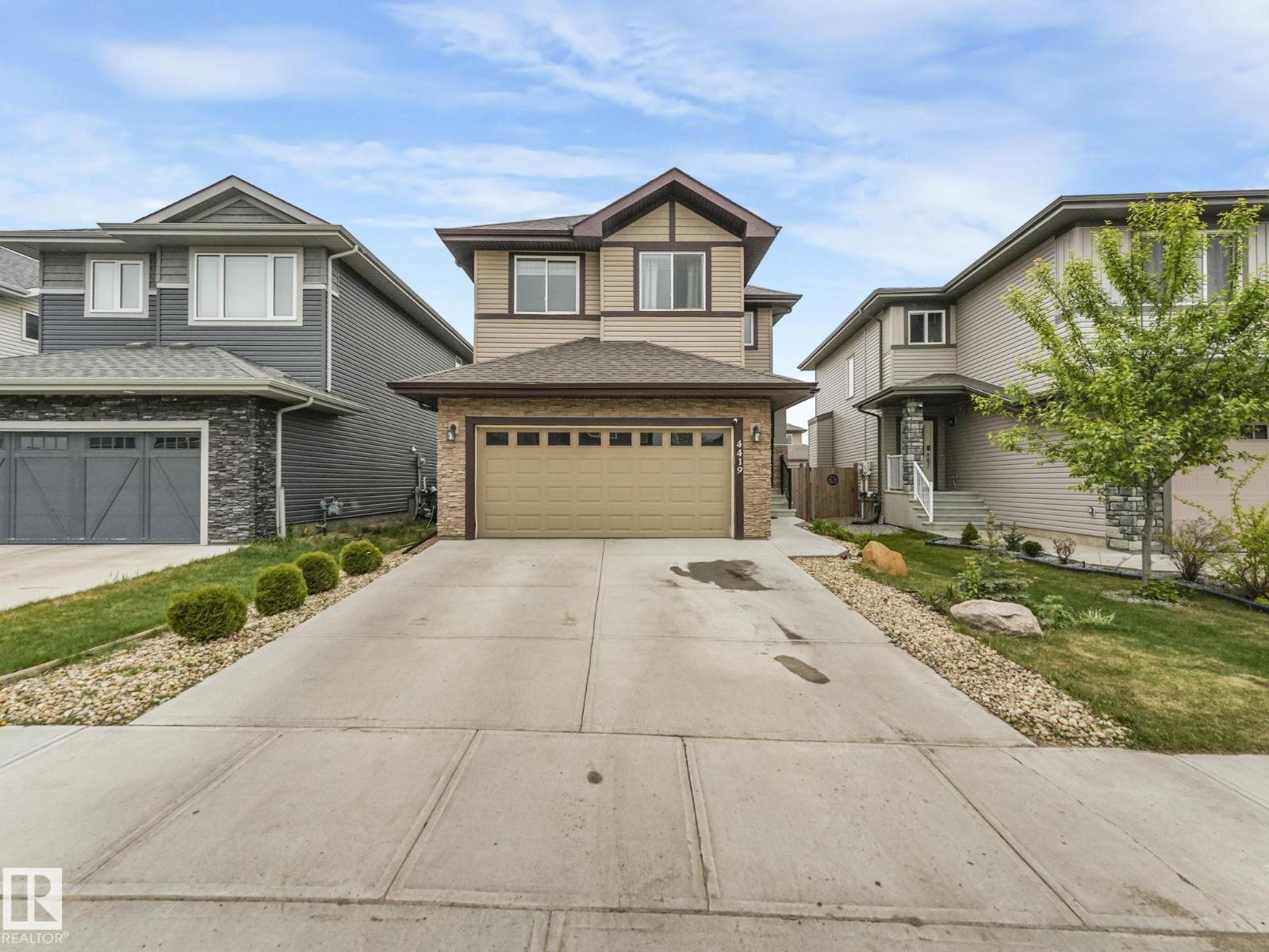 Photo 4 of 4419 38 A St, Beaumont AB