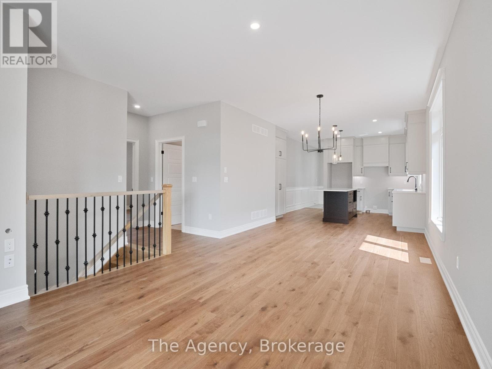 Photo 10 of 34 Marie Street, Pelham ON