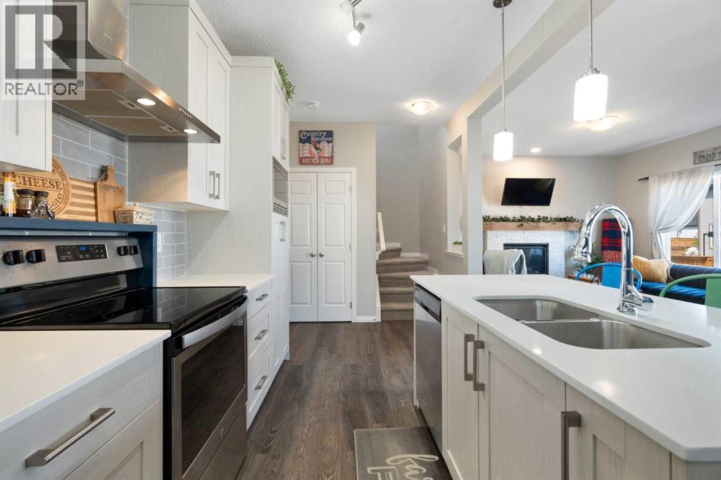 Photo 13 of 217 Buckskin Way, Cochrane AB