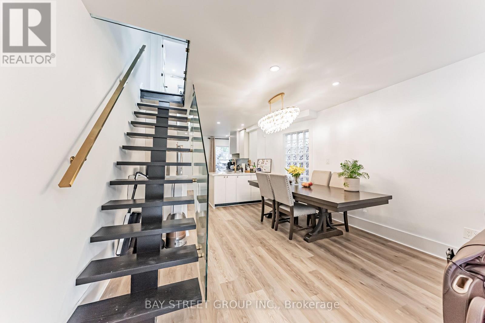Photo 12 of 397 Kingston Road, Toronto ON
