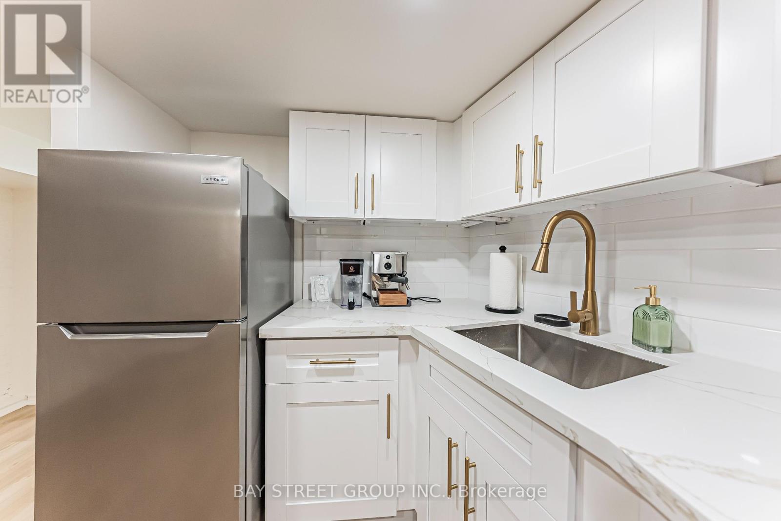 Photo 32 of 397 Kingston Road, Toronto ON
