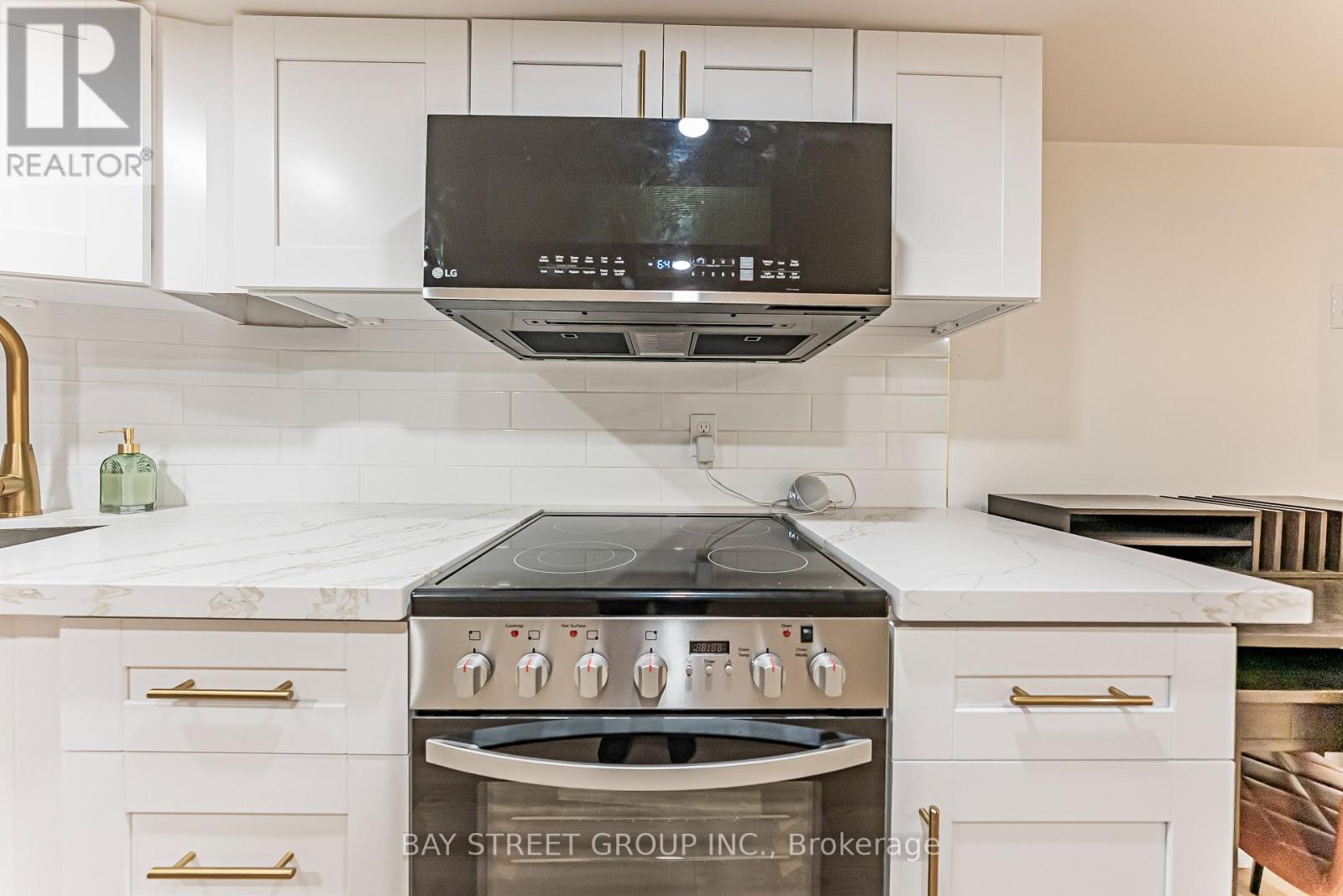 Photo 31 of 397 Kingston Road, Toronto ON
