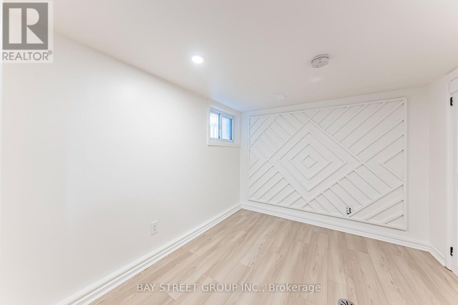 Photo 30 of 397 Kingston Road, Toronto ON