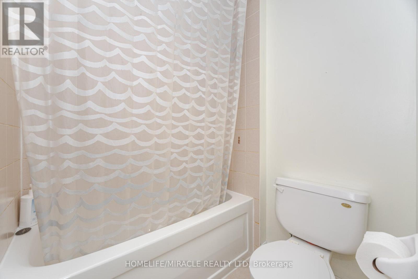 Photo 34 of 31 Hollingsworth Circle, Brampton ON