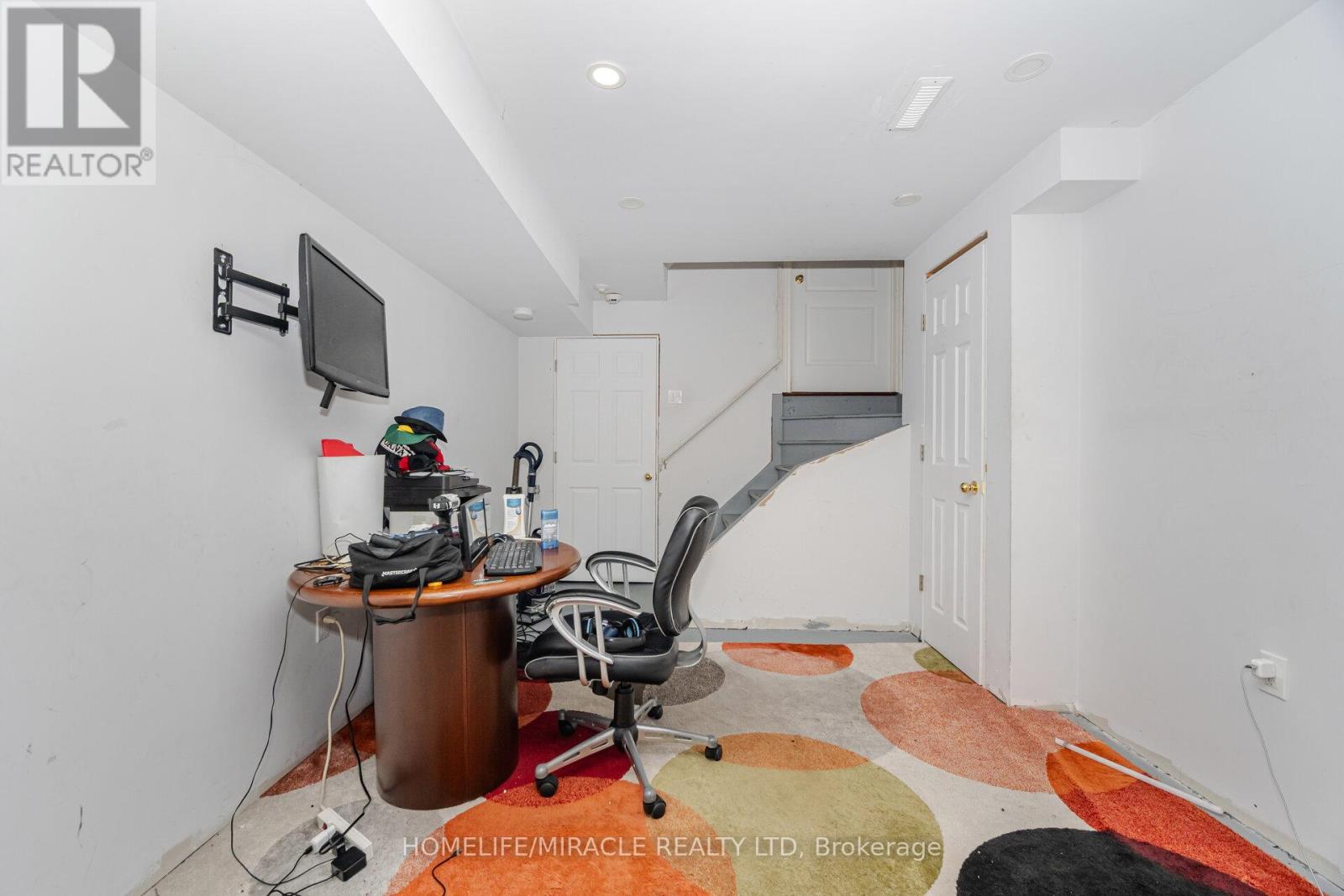 Photo 16 of 31 Hollingsworth Circle, Brampton ON