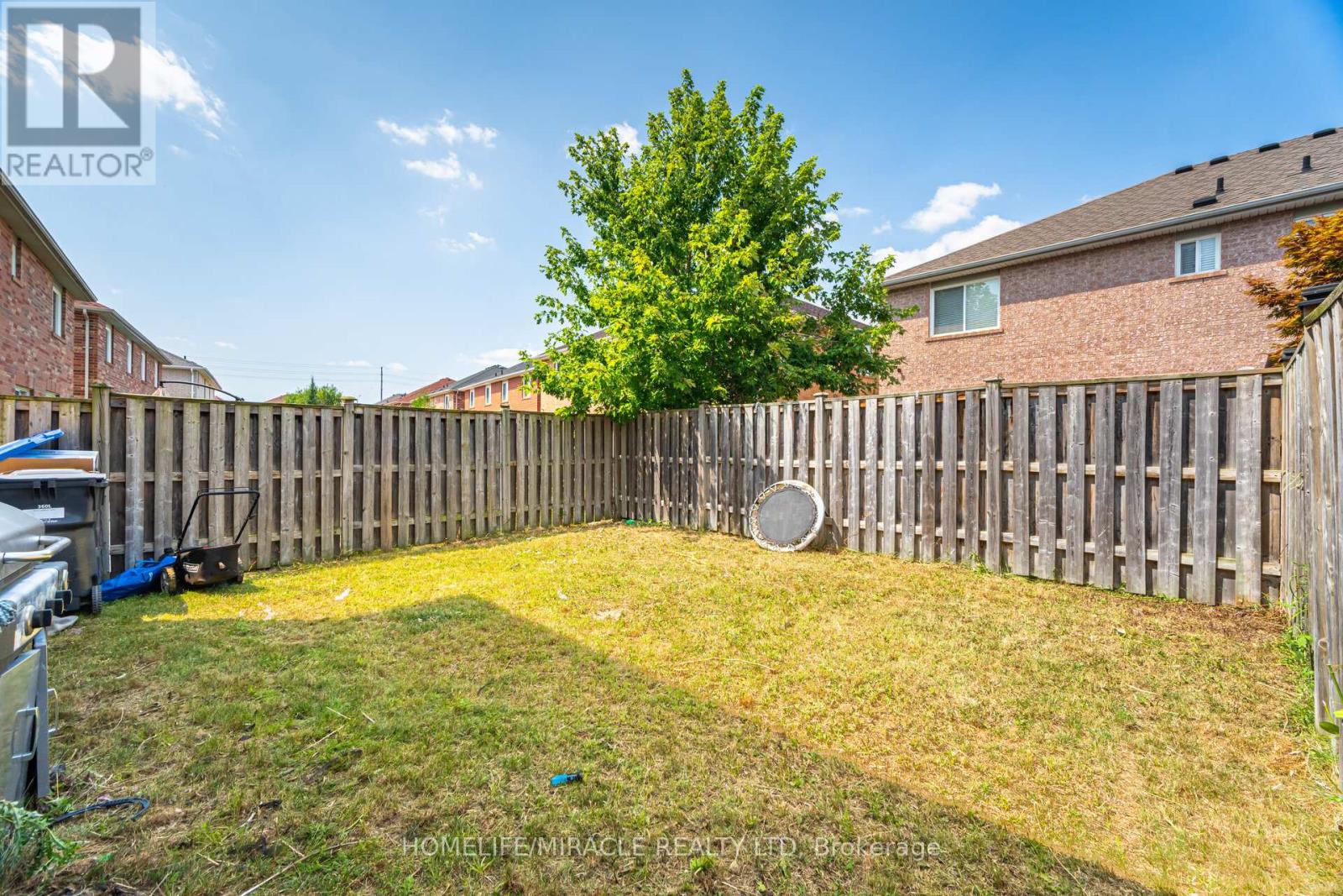 Photo 33 of 31 Hollingsworth Circle, Brampton ON