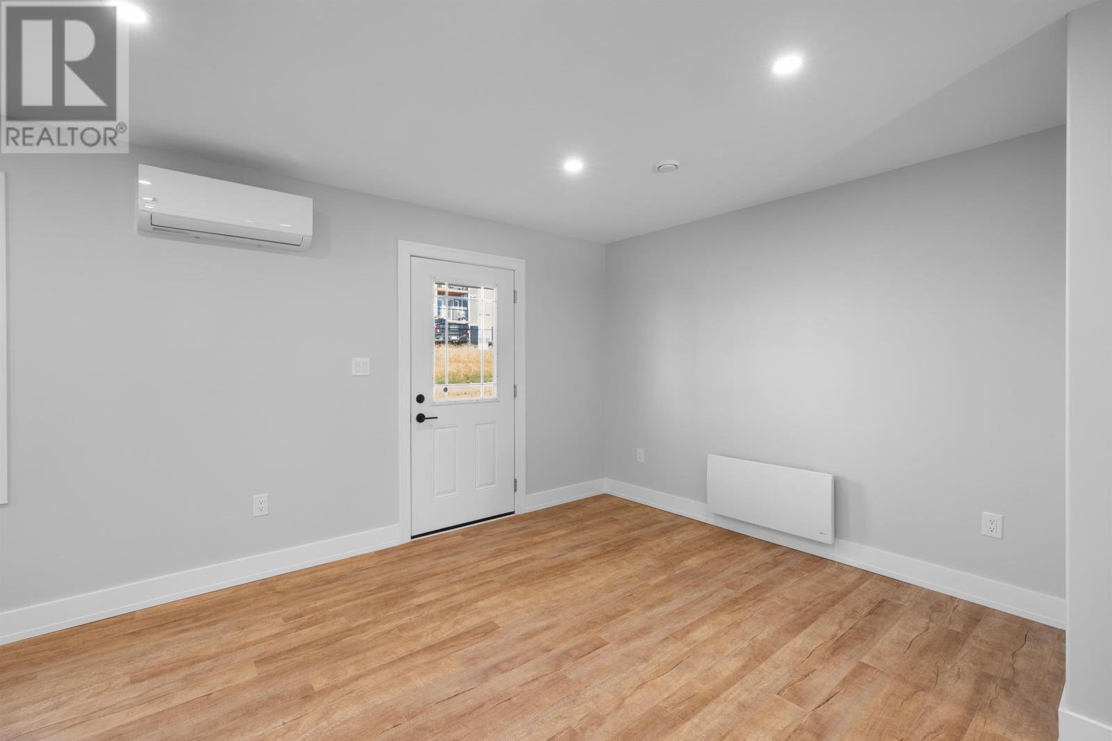 69, 71, 73, 75, 77, 79 ANNE AVENUE N - 29