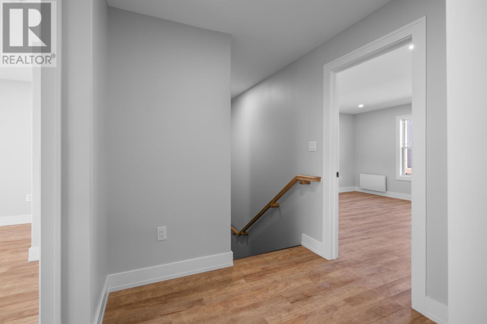 69, 71, 73, 75, 77, 79 ANNE AVENUE N - 33