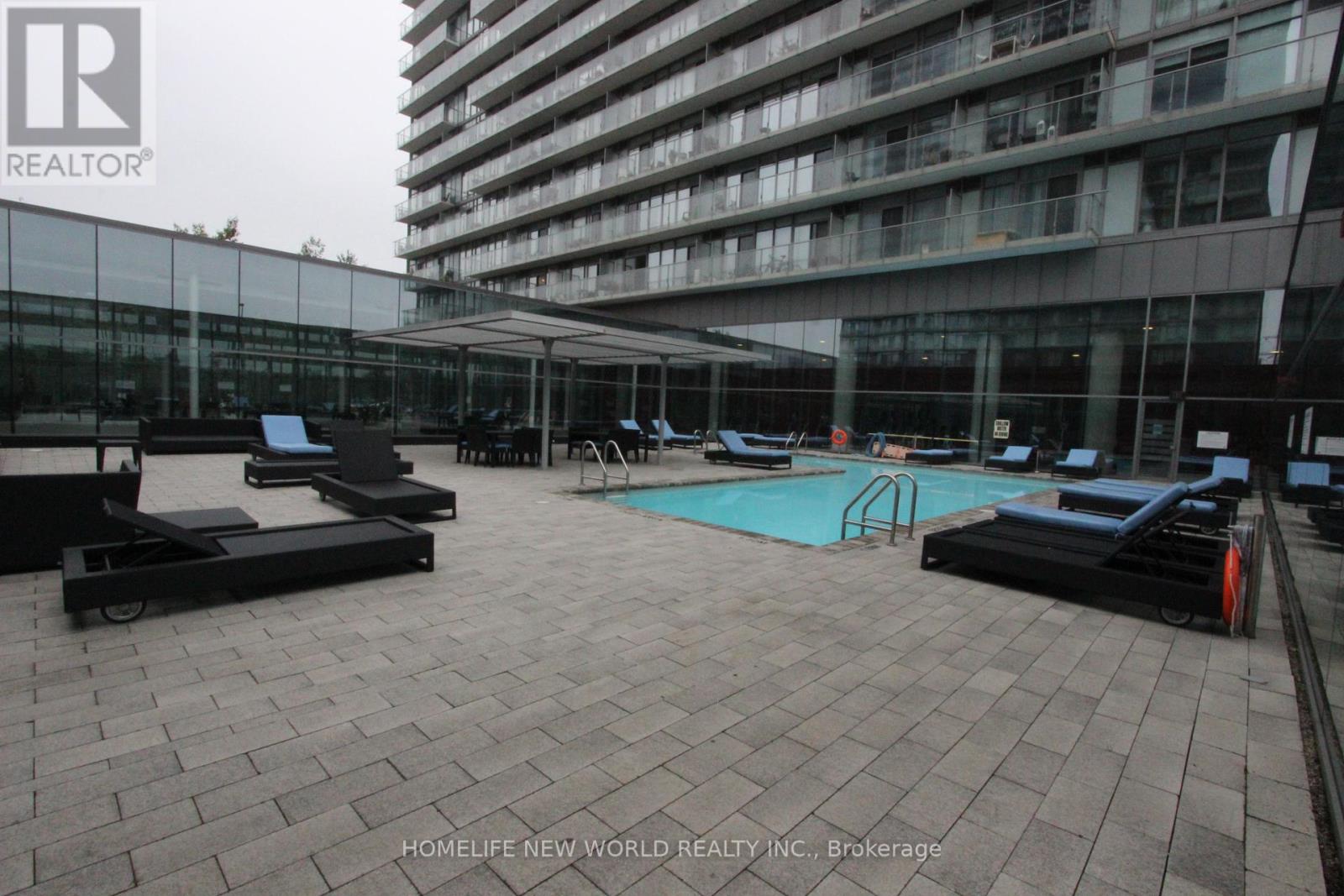 Photo 11 of 3309 105 The Queensway, Toronto ON