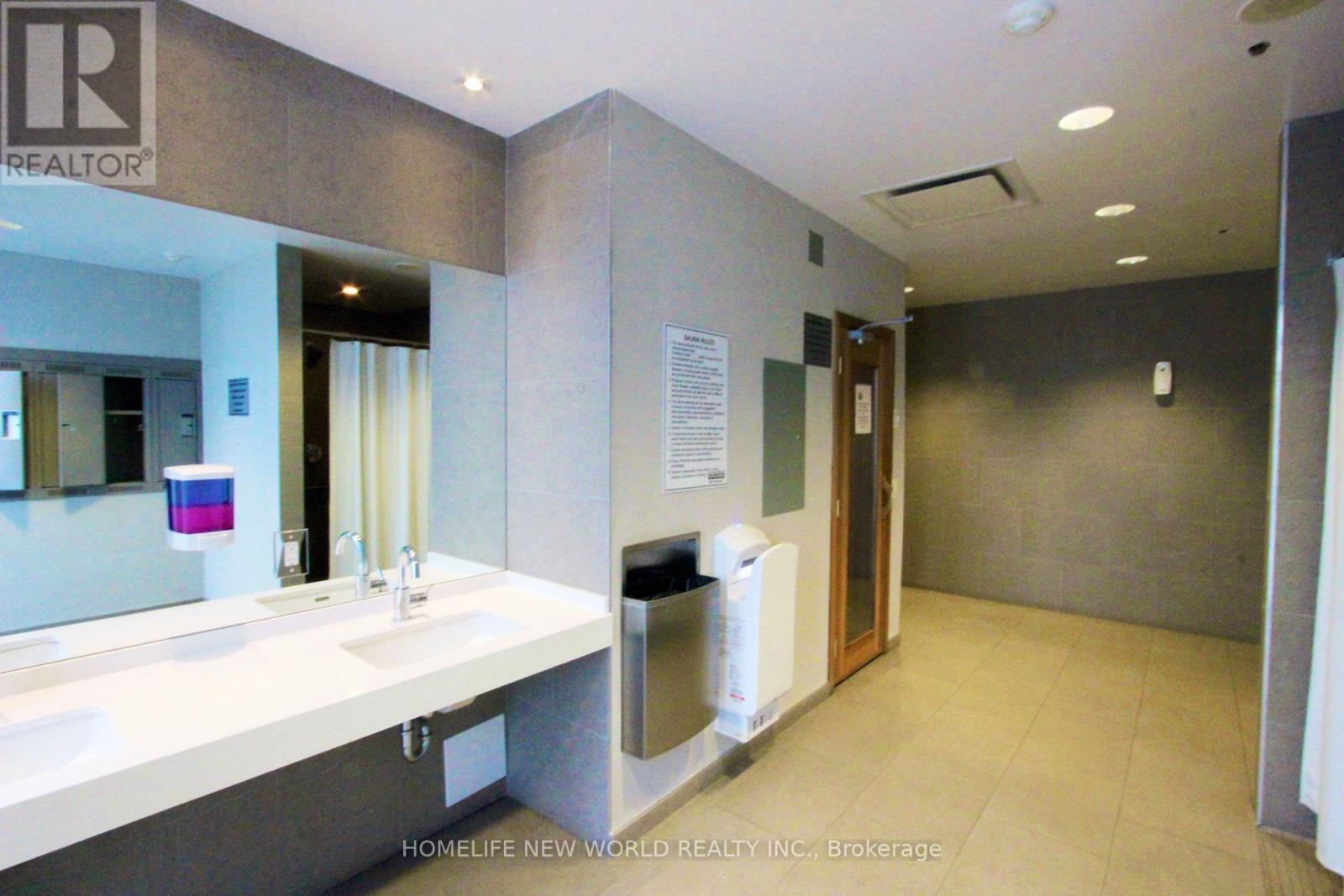 Photo 21 of 3309 105 The Queensway, Toronto ON