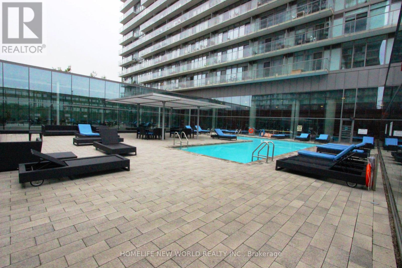 Photo 10 of 3309 105 The Queensway, Toronto ON