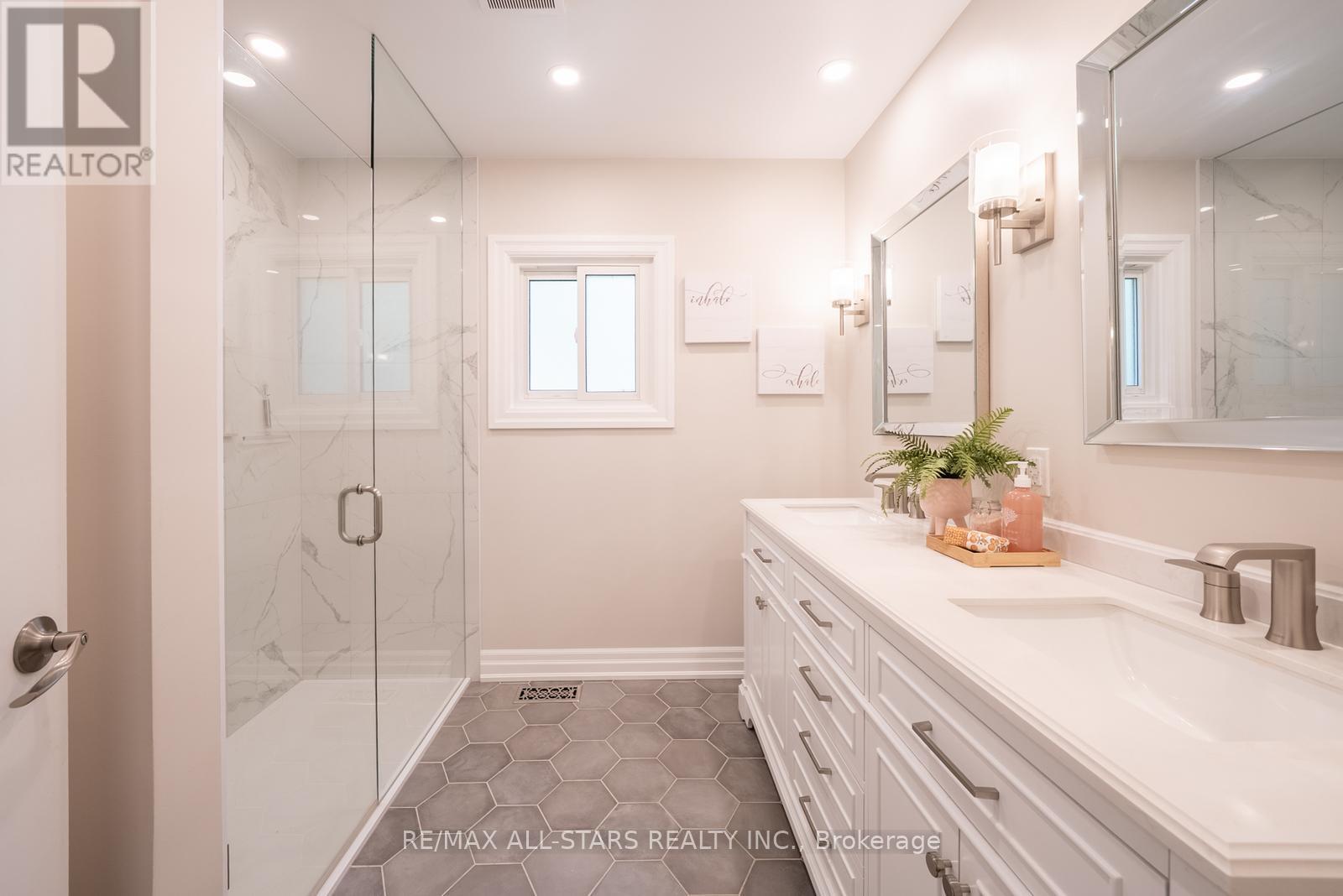 Photo 32 of 22 Dorman Drive, Whitchurchstouffville ON