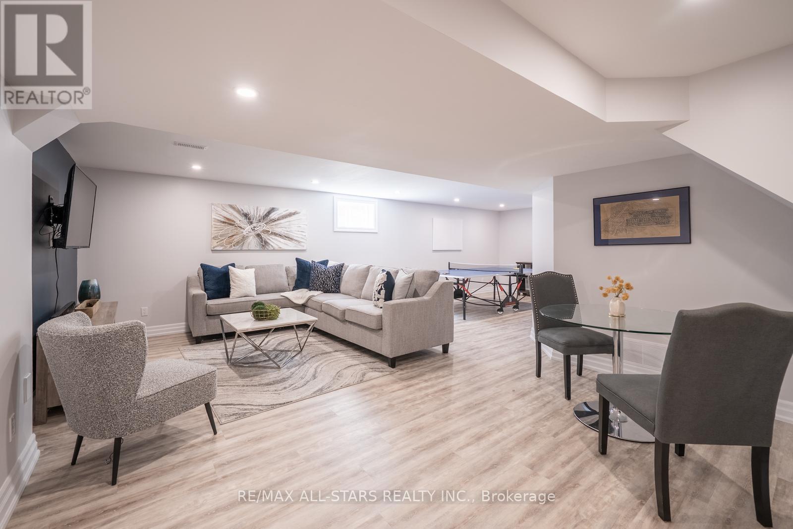 Photo 33 of 22 Dorman Drive, Whitchurchstouffville ON