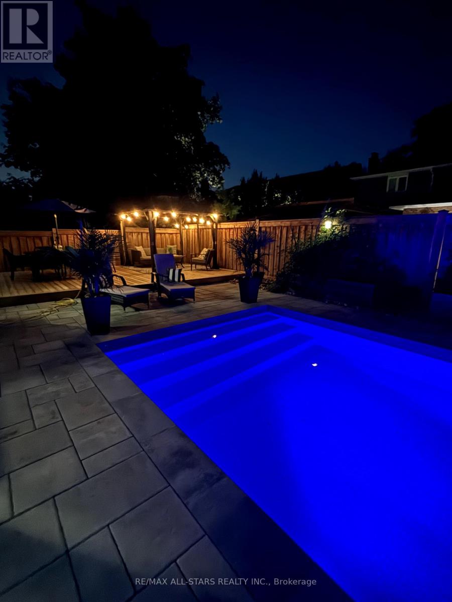 Photo 43 of 22 Dorman Drive, Whitchurchstouffville ON