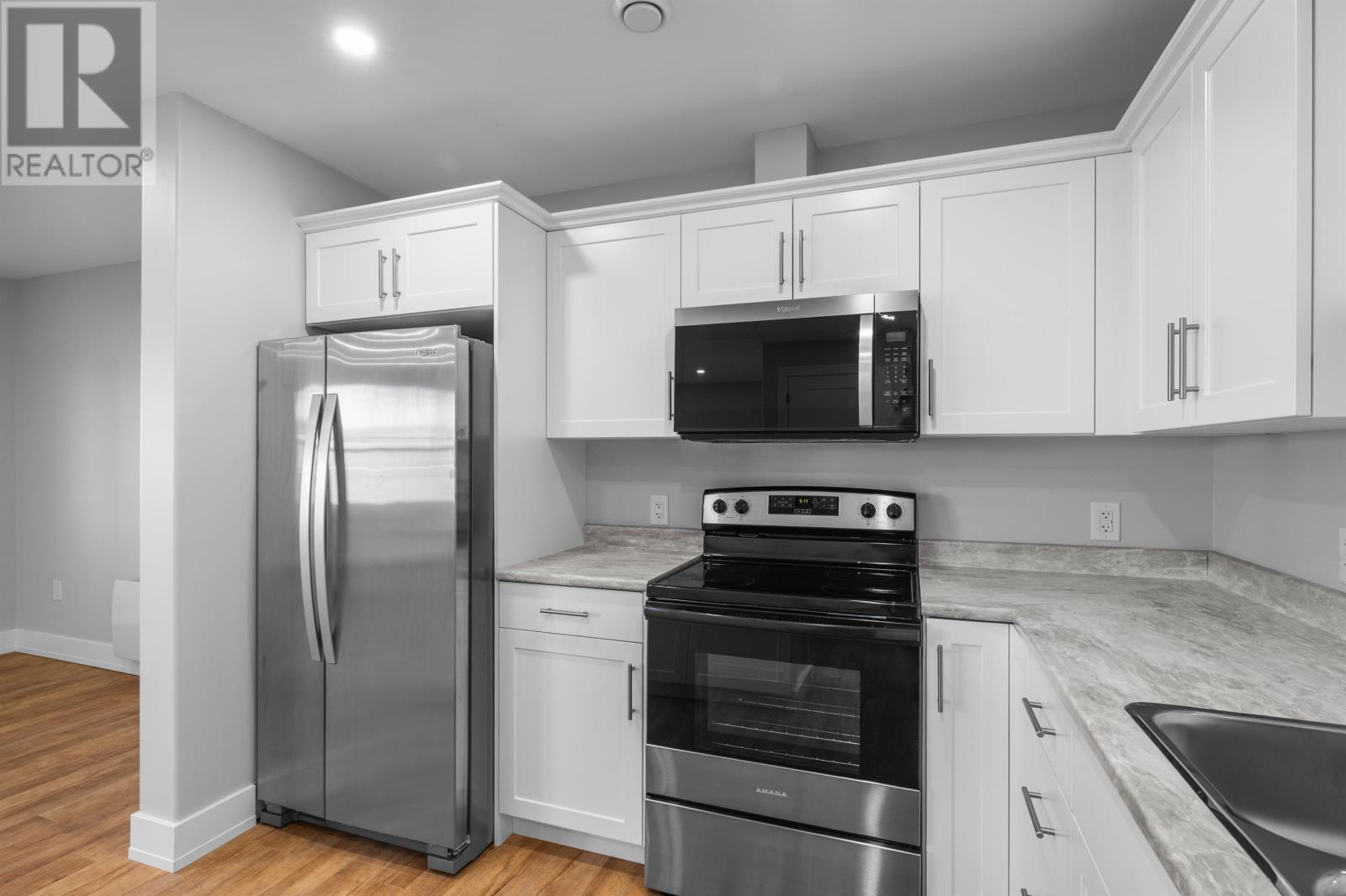 69, 71, 73, 75, 77, 79 ANNE AVENUE N - 10