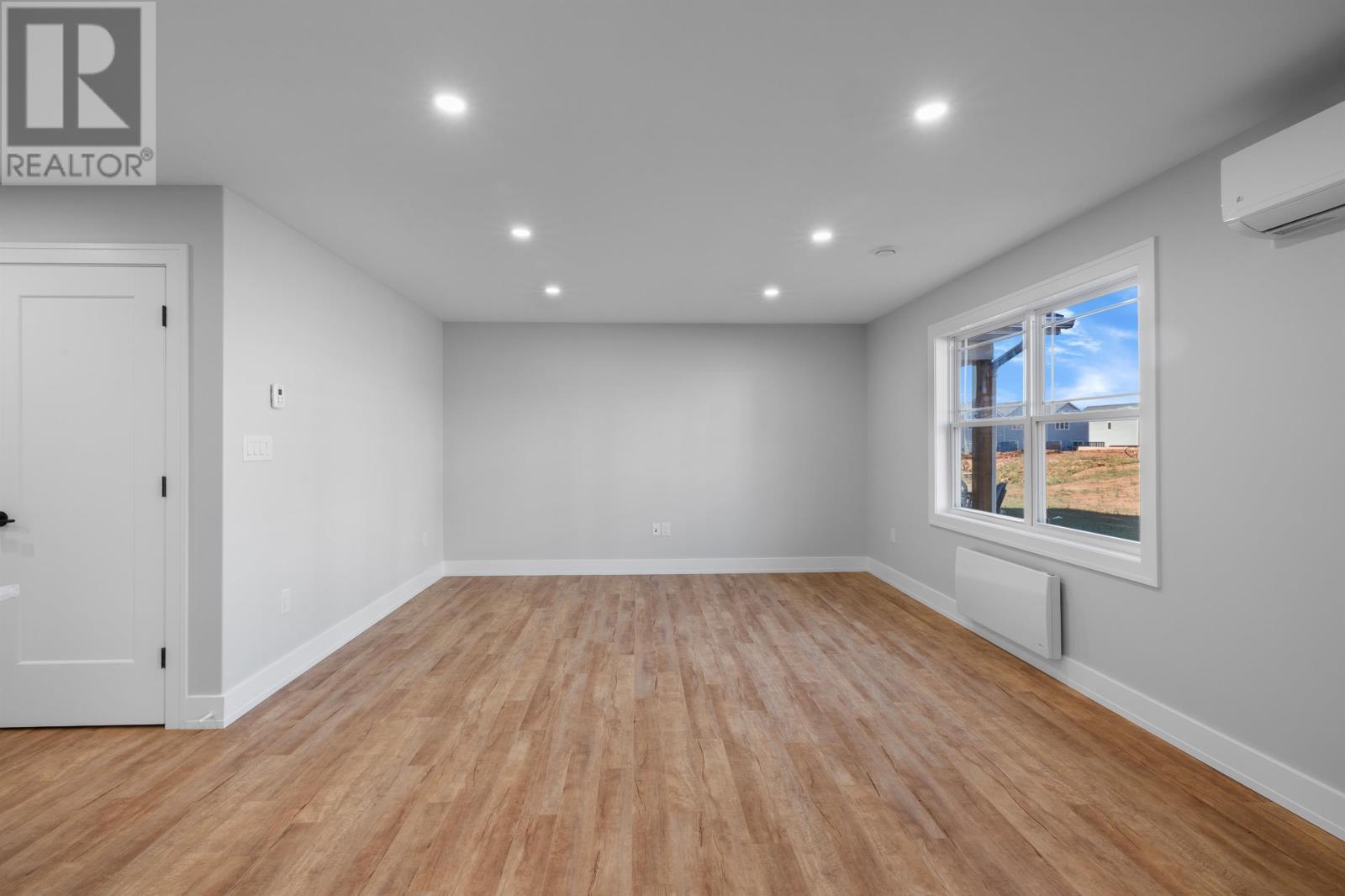 69, 71, 73, 75, 77, 79 ANNE AVENUE N - 19