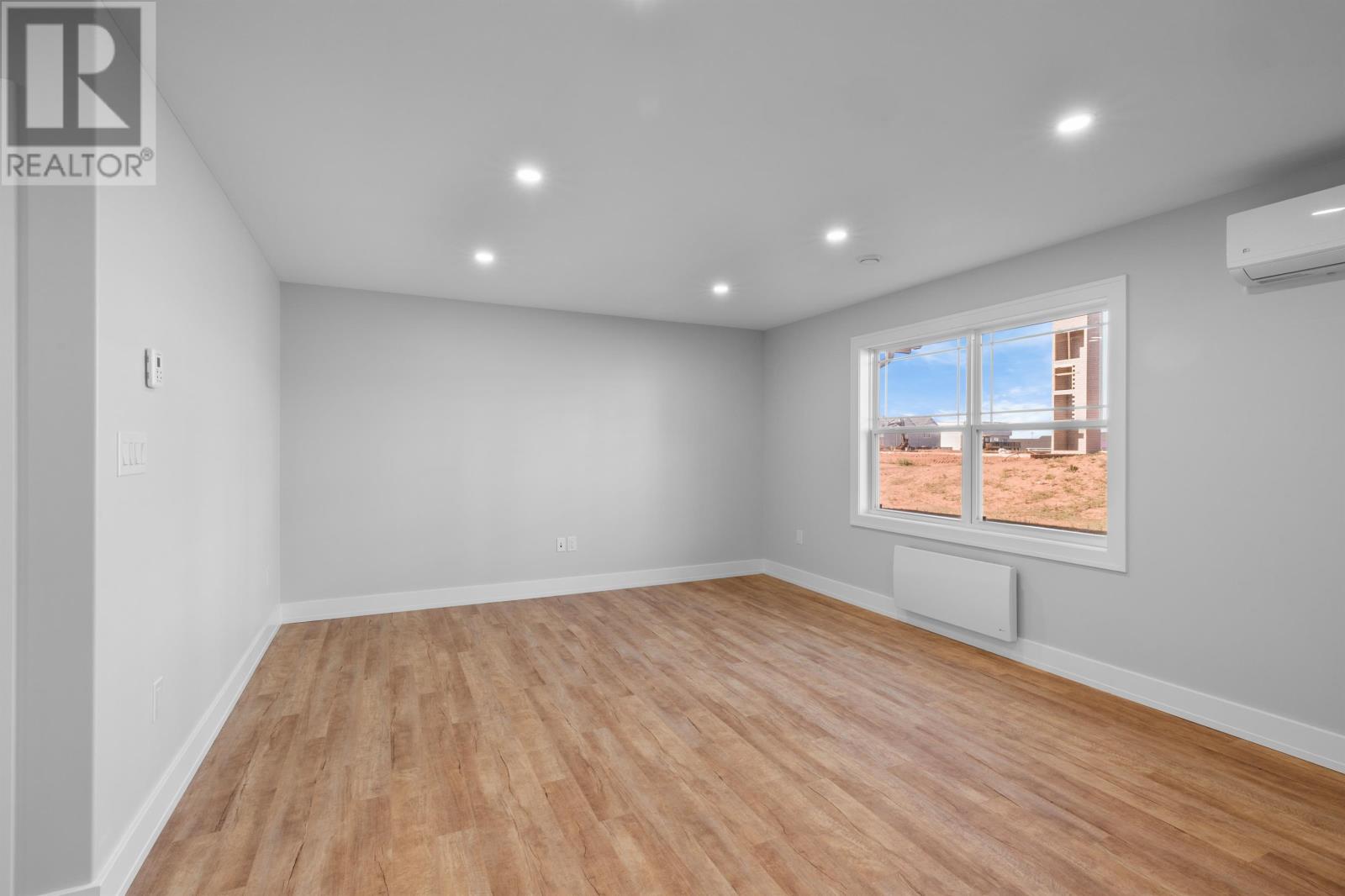 69, 71, 73, 75, 77, 79 ANNE AVENUE N - 18