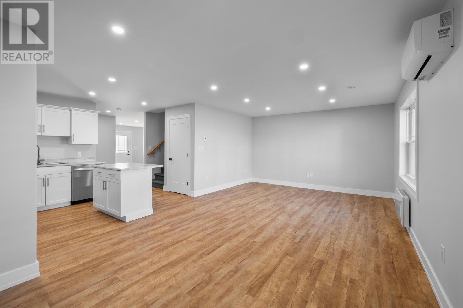 69, 71, 73, 75, 77, 79 ANNE AVENUE N - 15