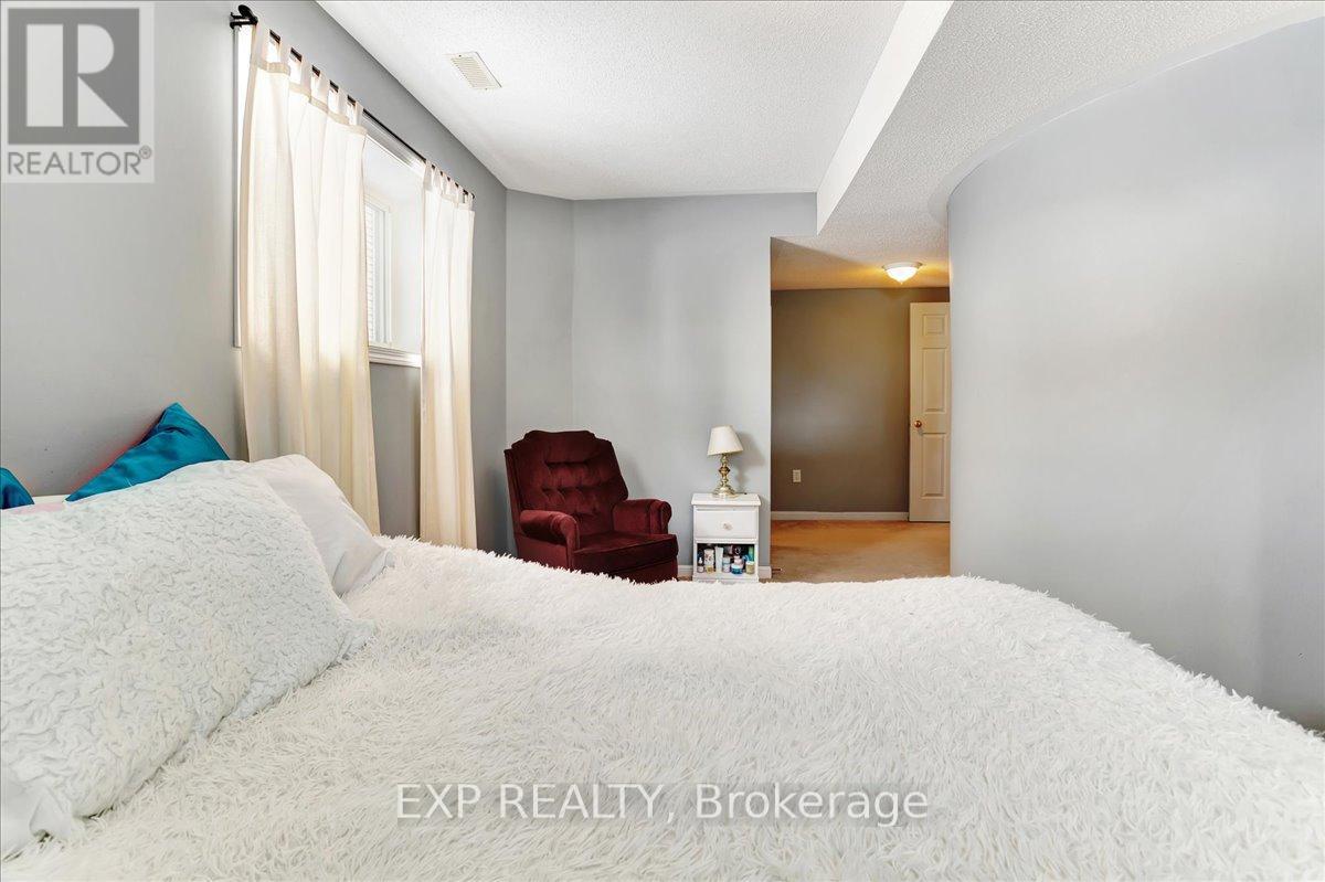 Photo 31 of 13 Masters Lane, Wasaga Beach ON