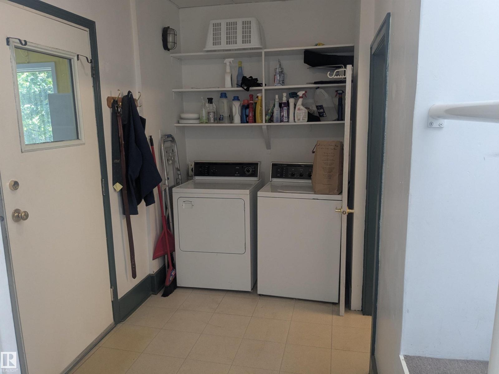 Photo 21 of 8416 104 St Nw, Edmonton AB