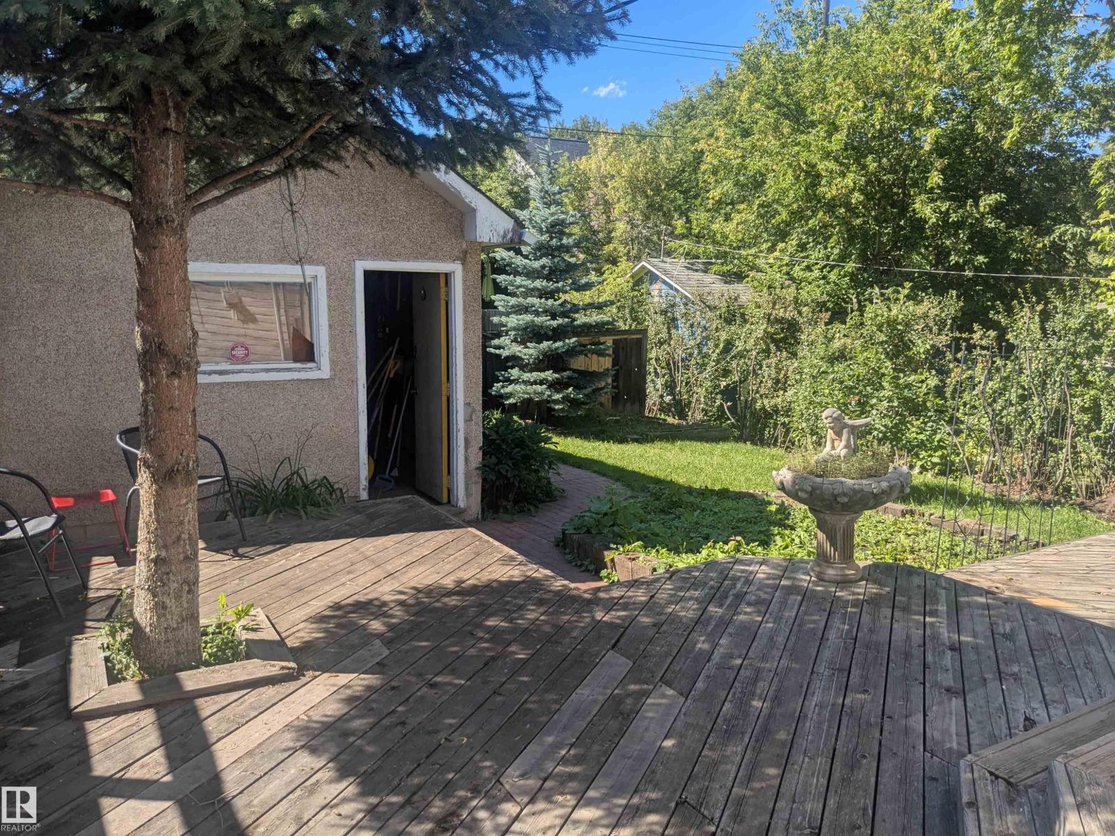 Photo 25 of 8416 104 St Nw, Edmonton AB