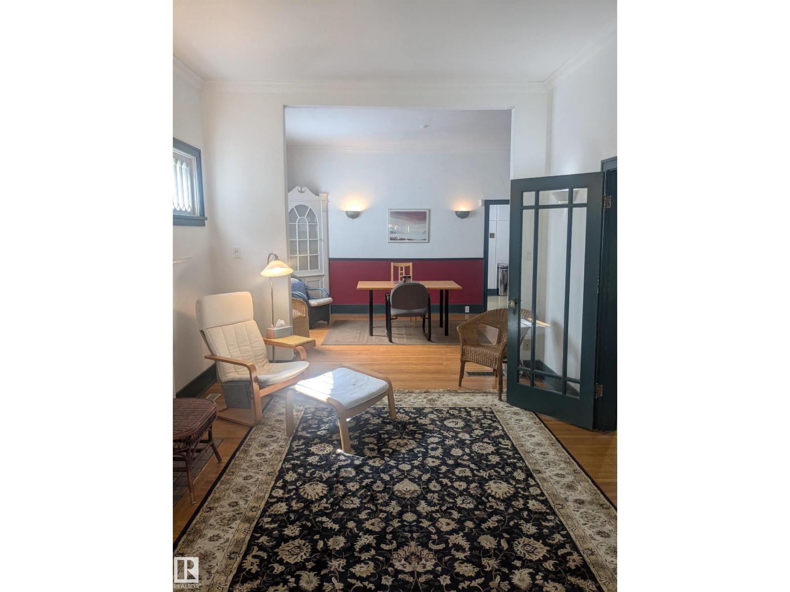 Photo 6 of 8416 104 St Nw, Edmonton AB
