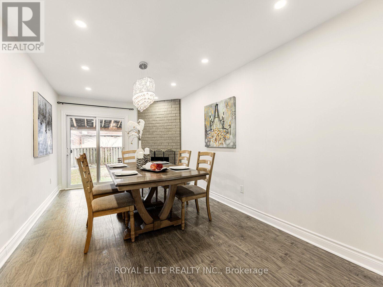 Photo 5 of 29 Ashmore Crescent, Markham ON