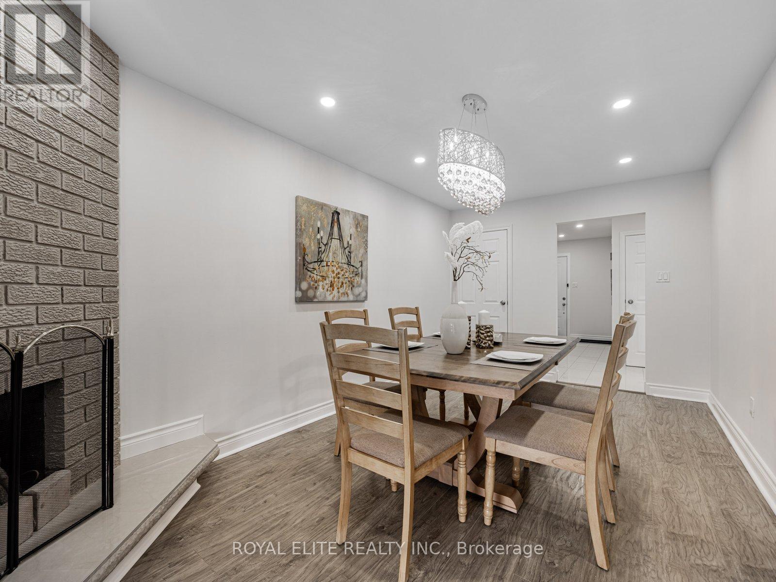 Photo 10 of 29 Ashmore Crescent, Markham ON