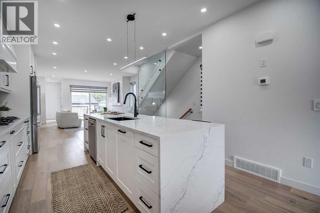 Single Family House for Sale in   Avenue SW Windsor Park Calgary 