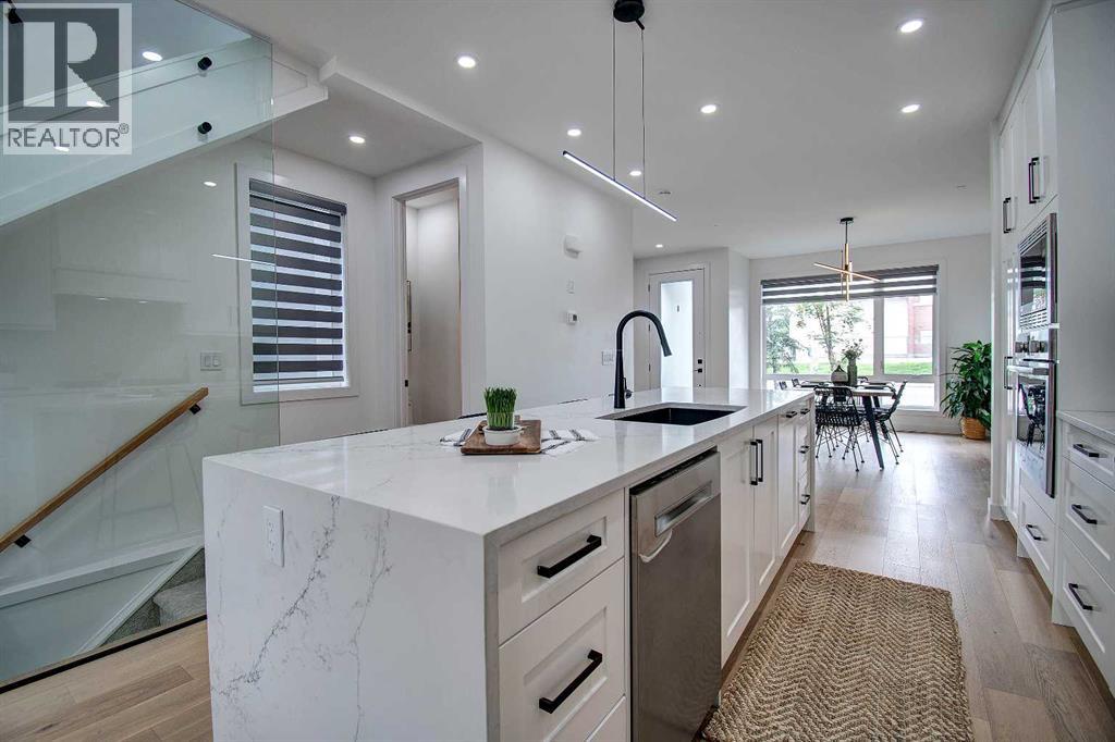 Single Family House for Sale in   Avenue SW Windsor Park Calgary 