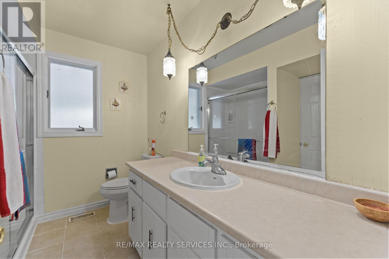 Photo 20 of 538 Guelph Street, Halton Hills ON
