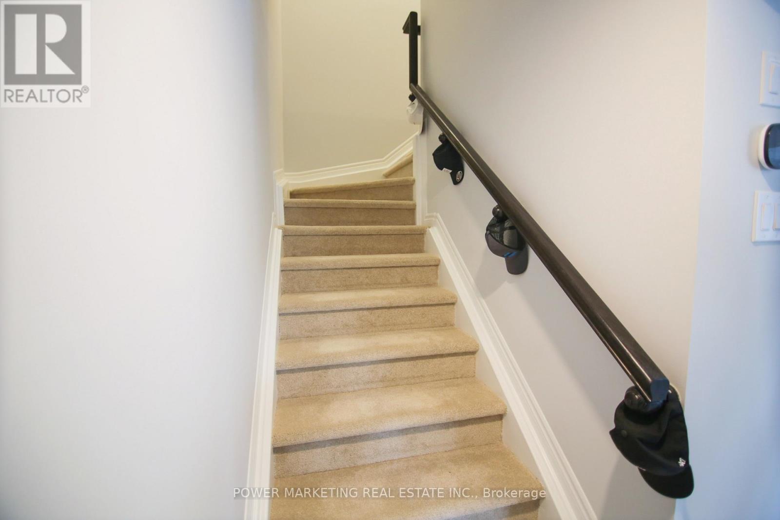 Photo 13 of 43 Zoisite Private, Ottawa ON
