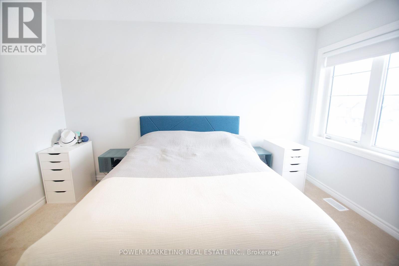 Photo 21 of 43 Zoisite Private, Ottawa ON