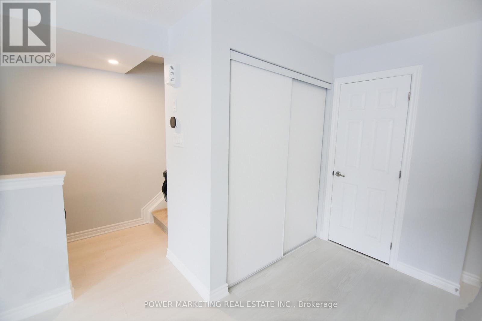 Photo 6 of 43 Zoisite Private, Ottawa ON