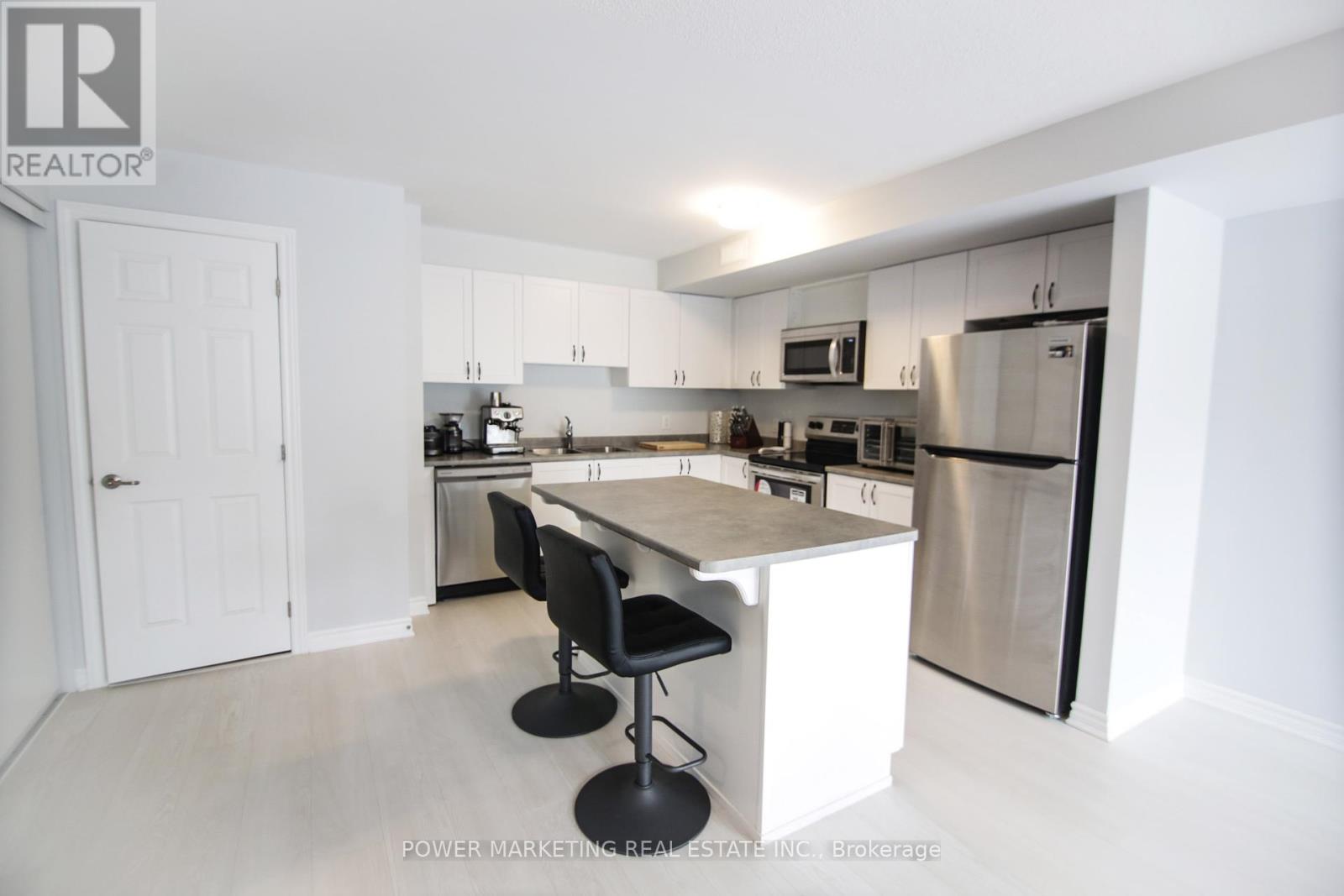 Photo 9 of 43 Zoisite Private, Ottawa ON
