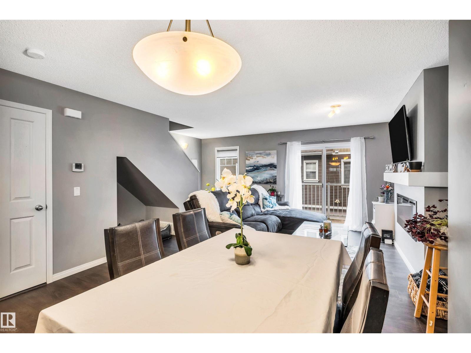 Photo 12 of 19 4050 Savaryn Dr Sw Sw, Edmonton AB