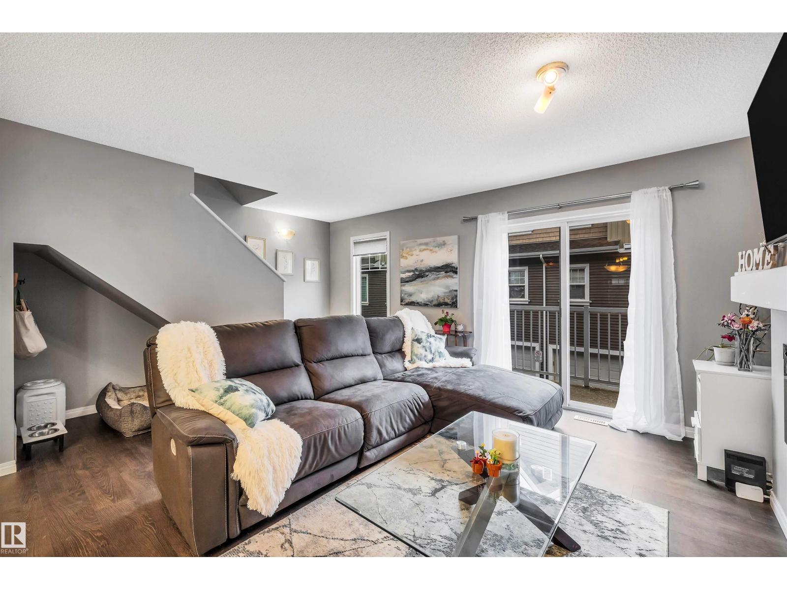 Photo 15 of 19 4050 Savaryn Dr Sw Sw, Edmonton AB