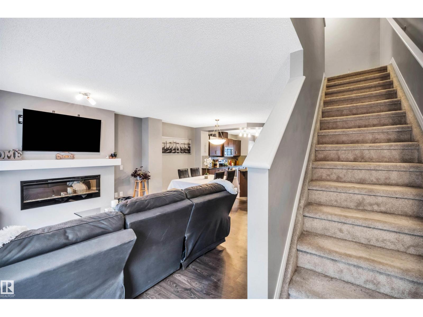 Photo 17 of 19 4050 Savaryn Dr Sw Sw, Edmonton AB