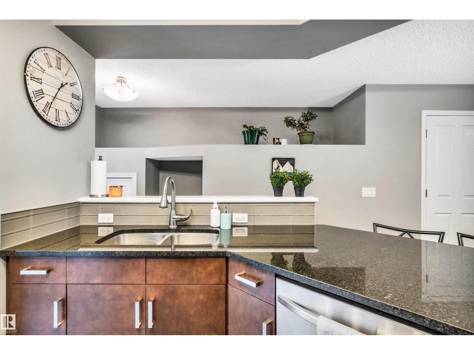 Photo 5 of 19 4050 Savaryn Dr Sw Sw, Edmonton AB