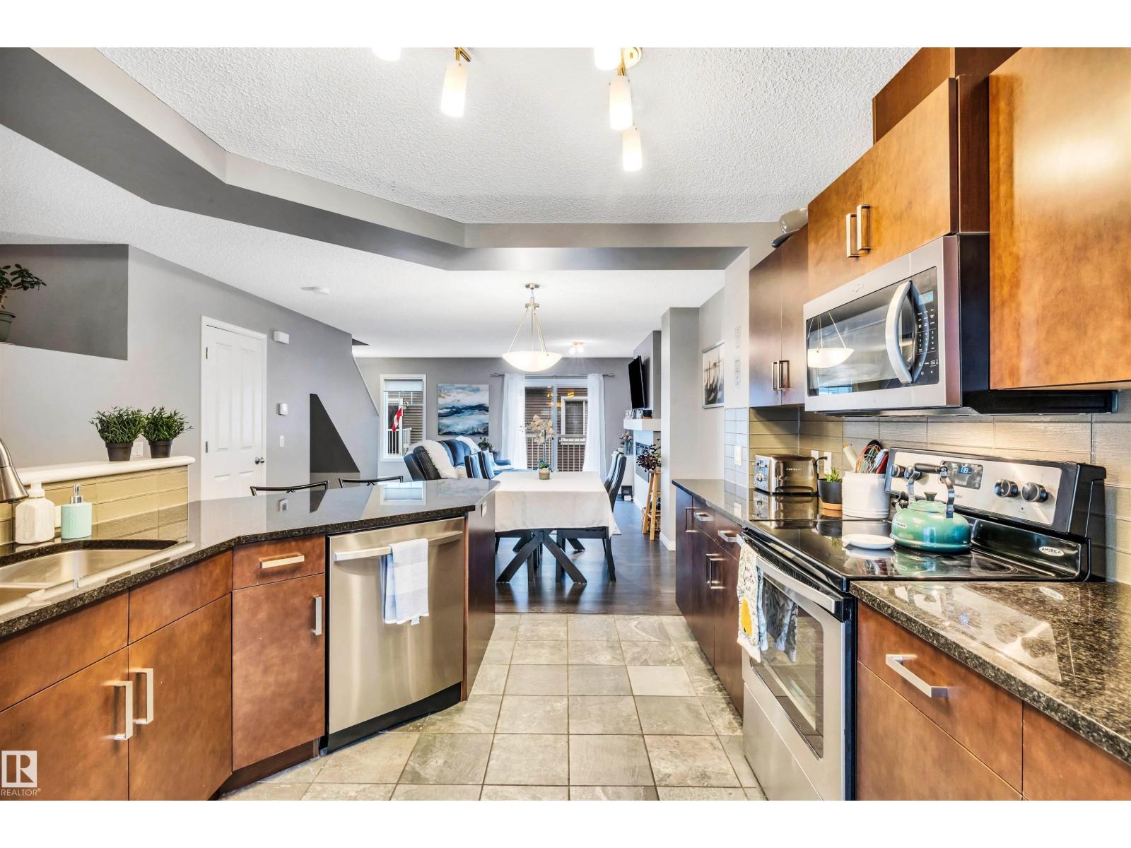 Photo 6 of 19 4050 Savaryn Dr Sw Sw, Edmonton AB