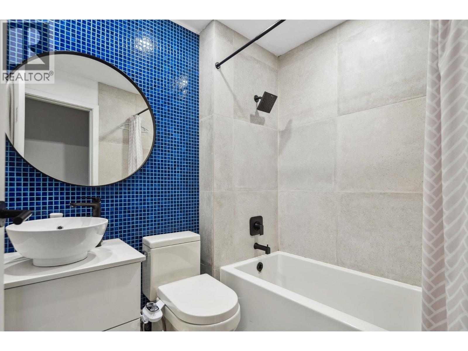 Photo 17 of 1207 989 Nelson Street, Vancouver BC