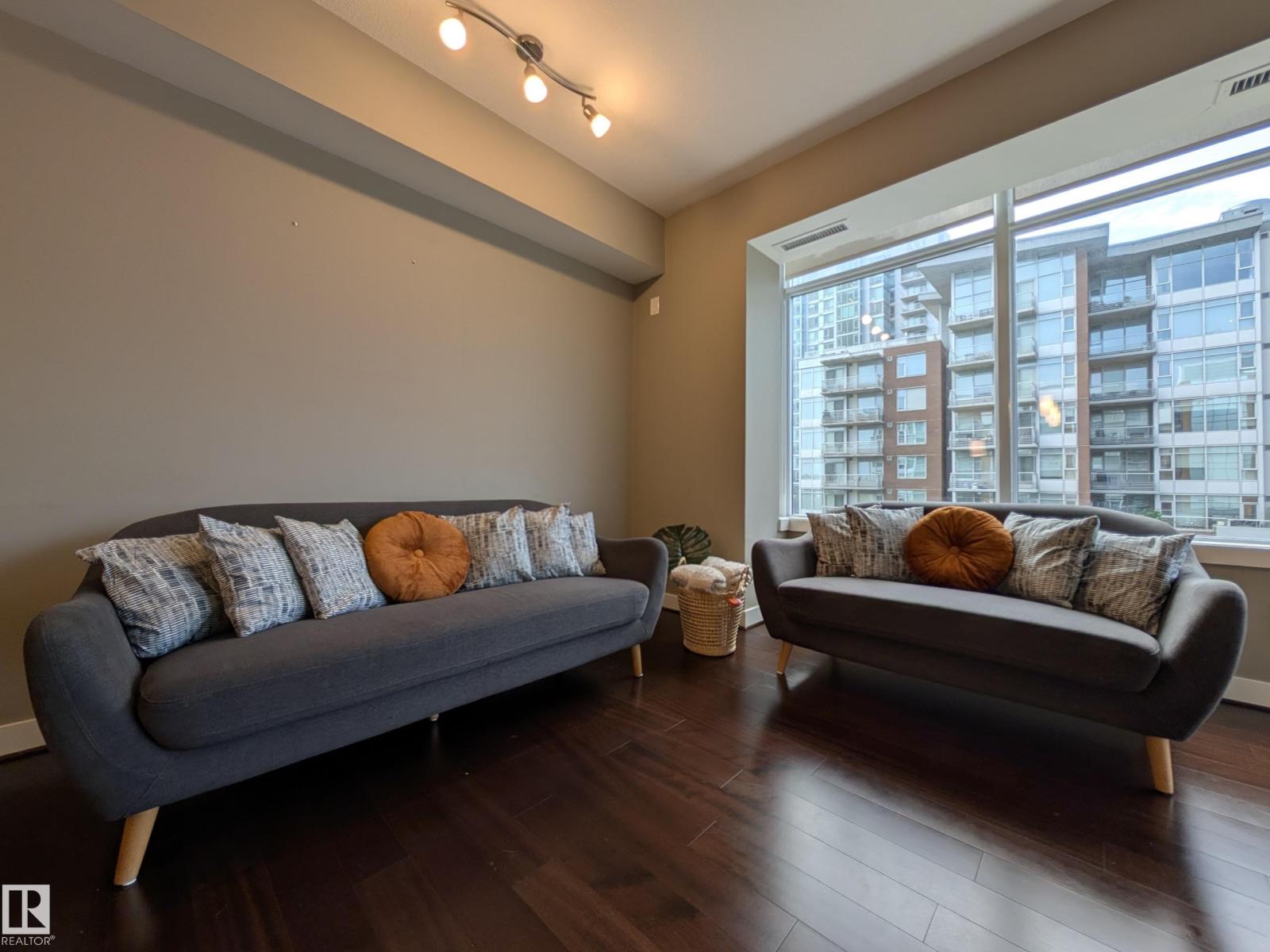 Photo 10 of 416 2510 109 St Nw, Edmonton AB