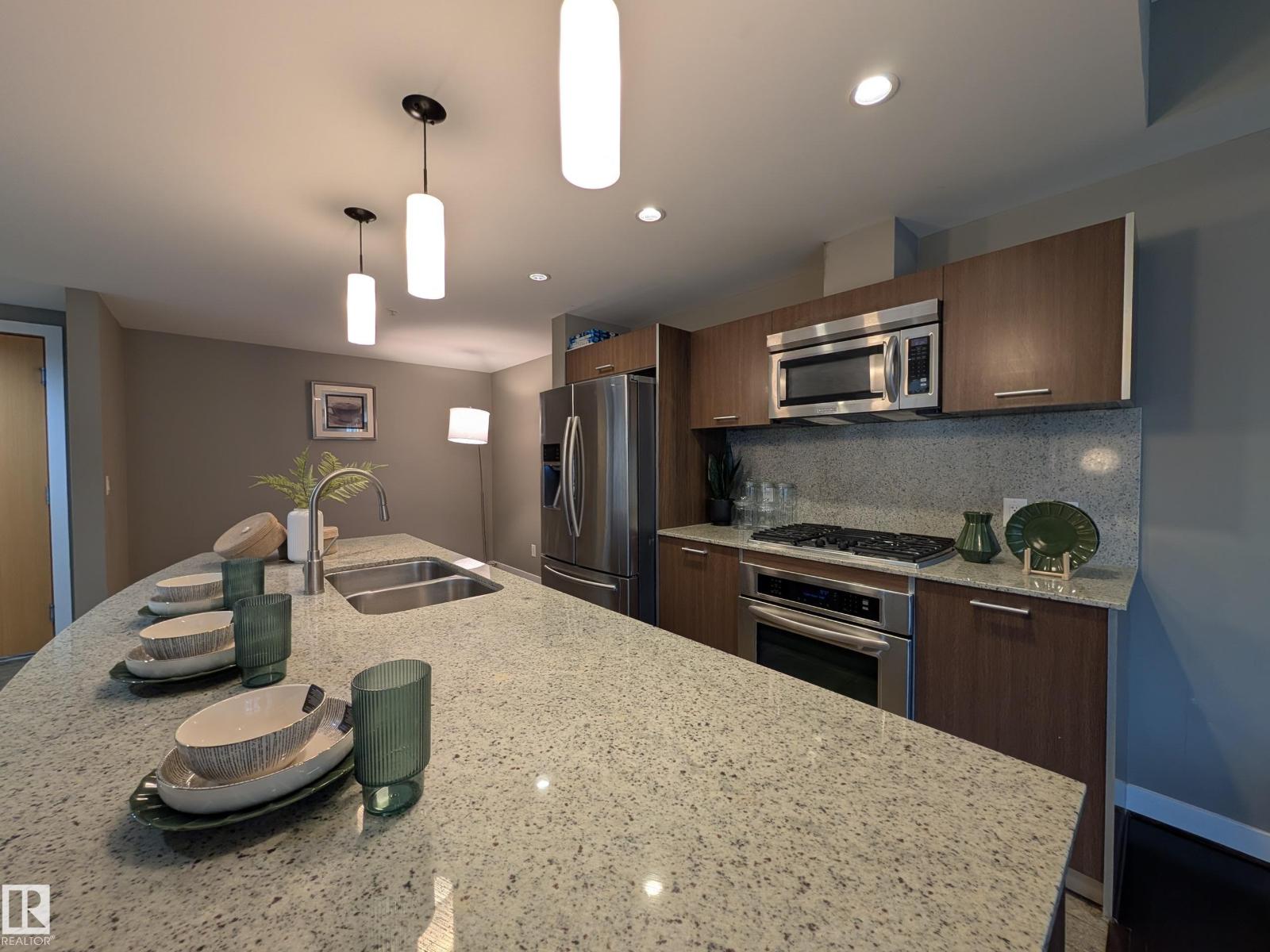 Photo 6 of 416 2510 109 St Nw, Edmonton AB