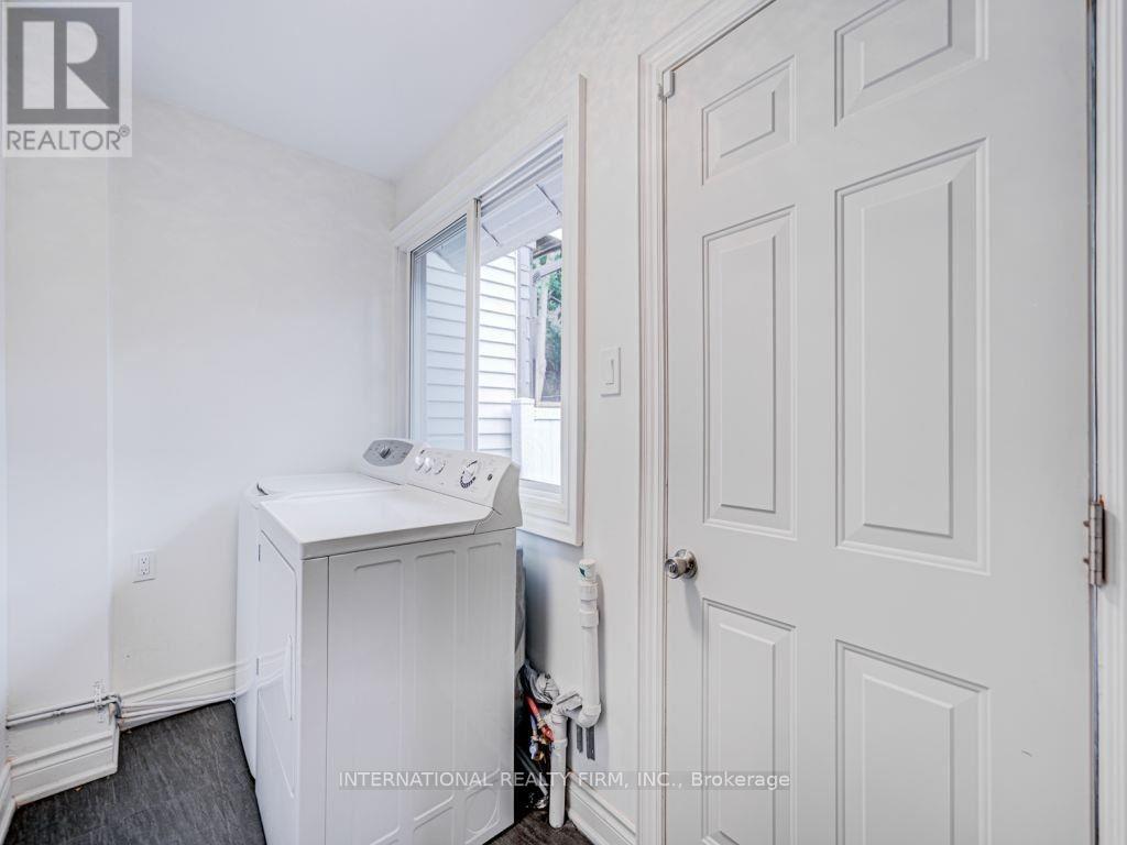 Photo 10 of 717 Palmerston Avenue, Toronto ON
