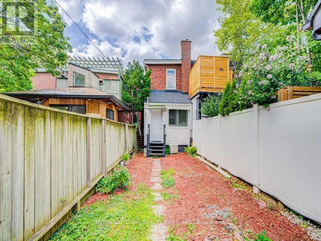 Photo 22 of 717 Palmerston Avenue, Toronto ON