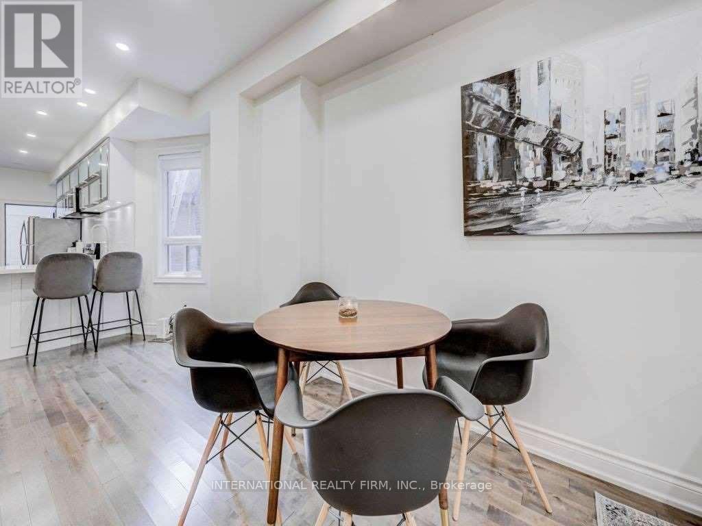 Photo 7 of 717 Palmerston Avenue, Toronto ON