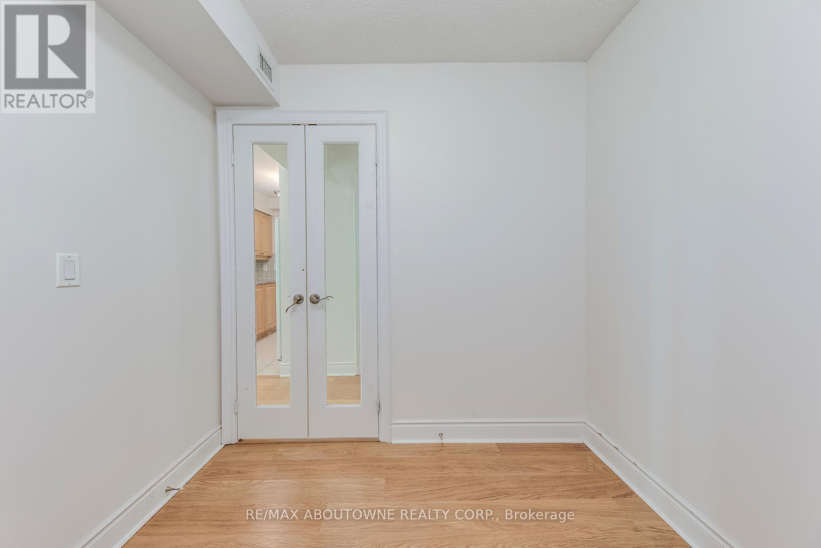 Photo 22 of 2803 15 Greenview Avenue, Toronto ON