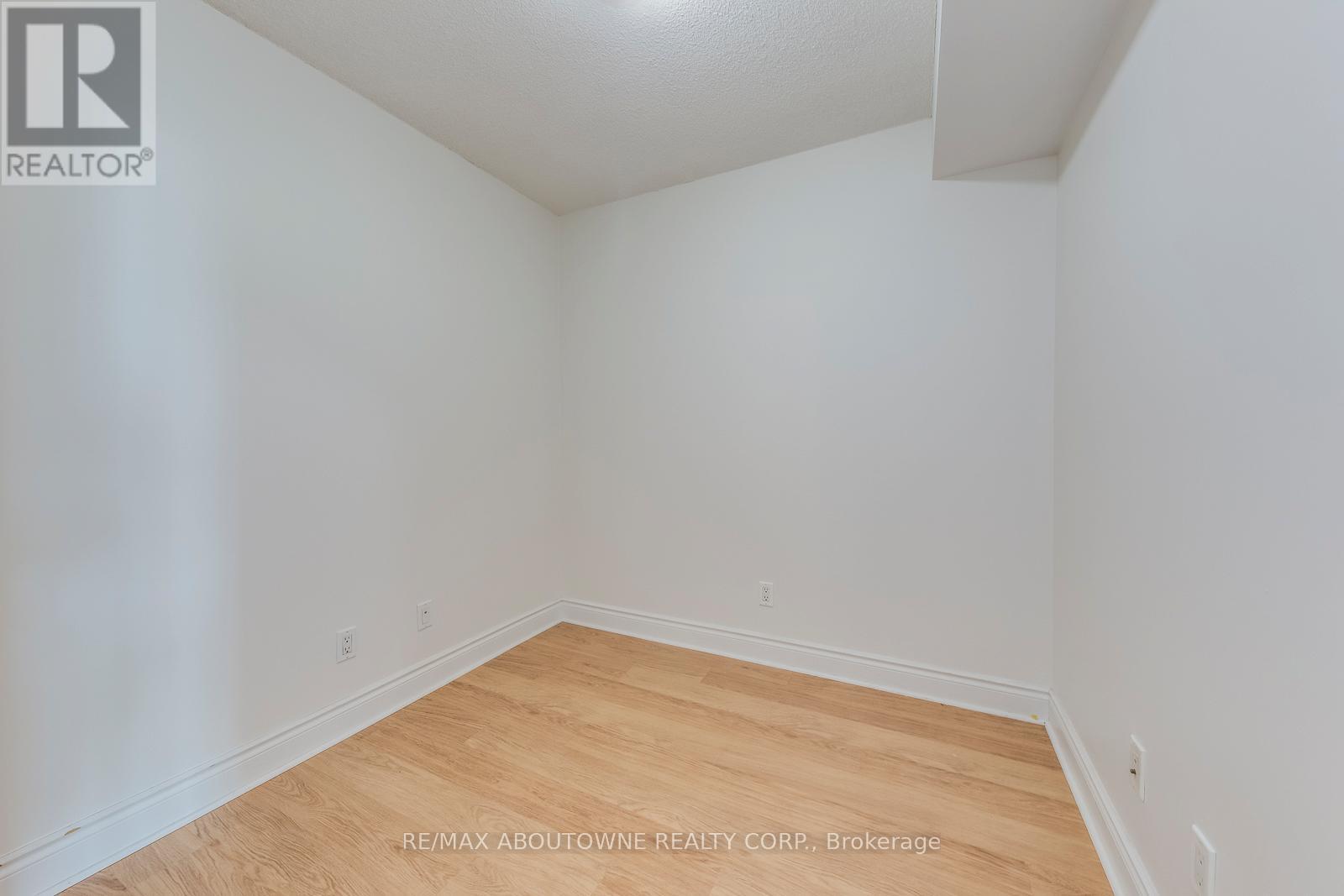 Photo 20 of 2803 15 Greenview Avenue, Toronto ON