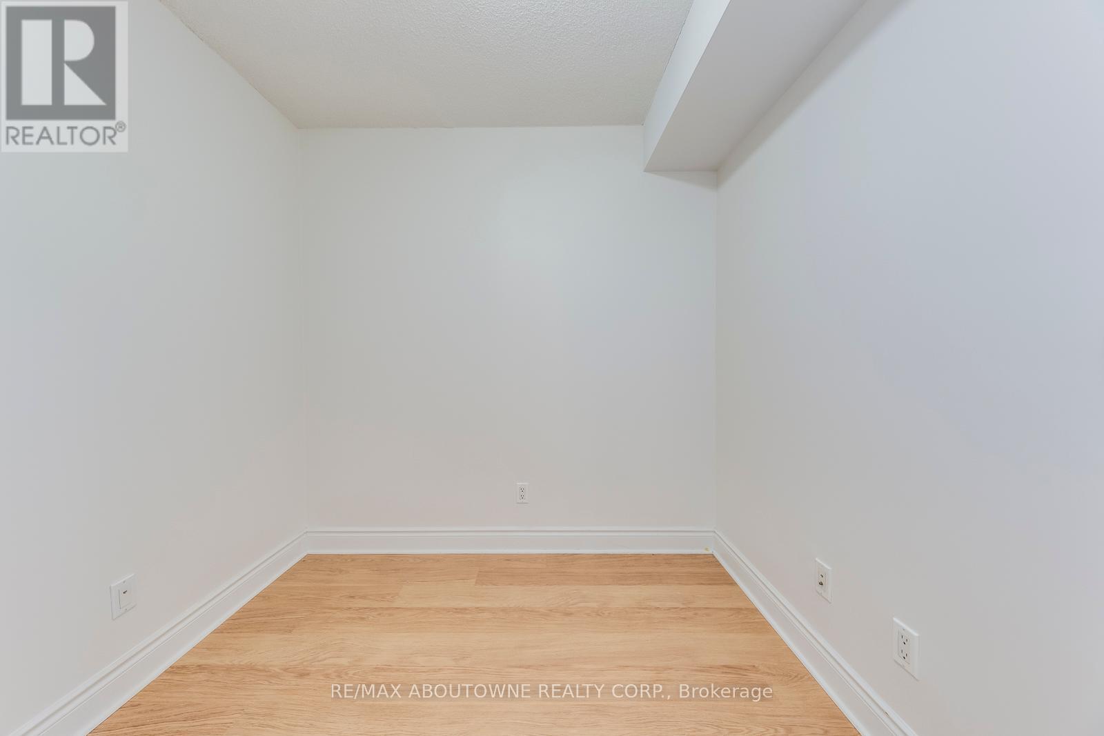 Photo 21 of 2803 15 Greenview Avenue, Toronto ON