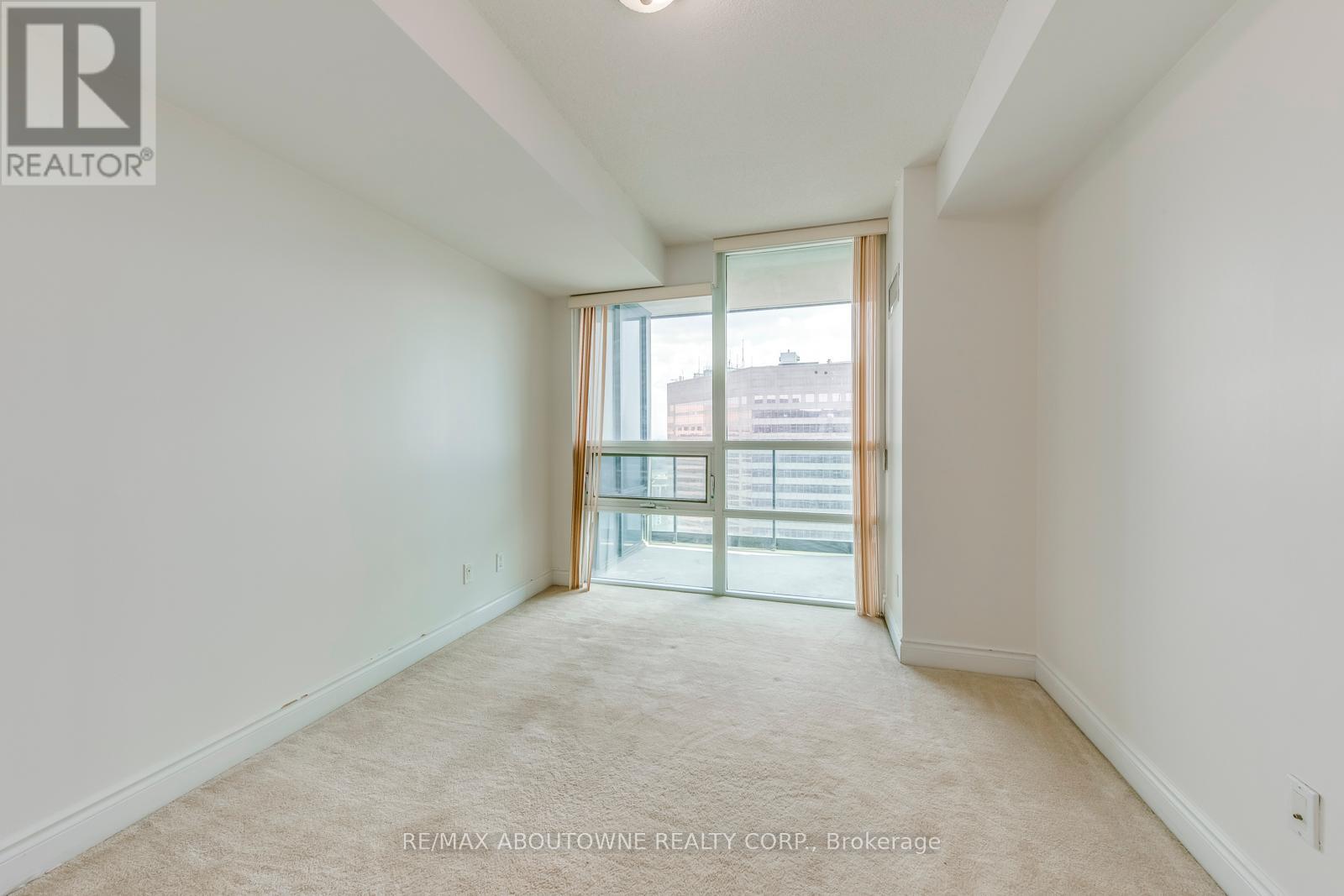 Photo 18 of 2803 15 Greenview Avenue, Toronto ON